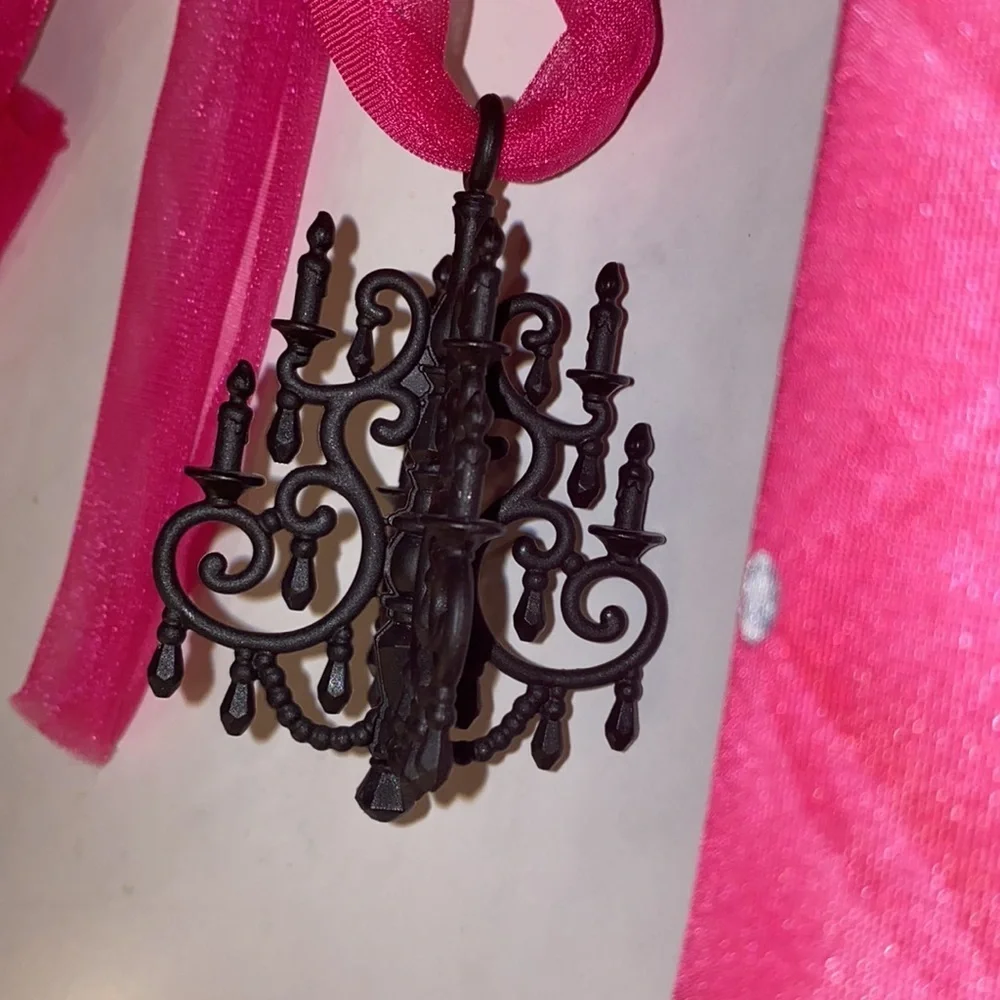 Barbie bed pink silver blanket black white pillow black chandelier pink drapes - Picture 14 of 14